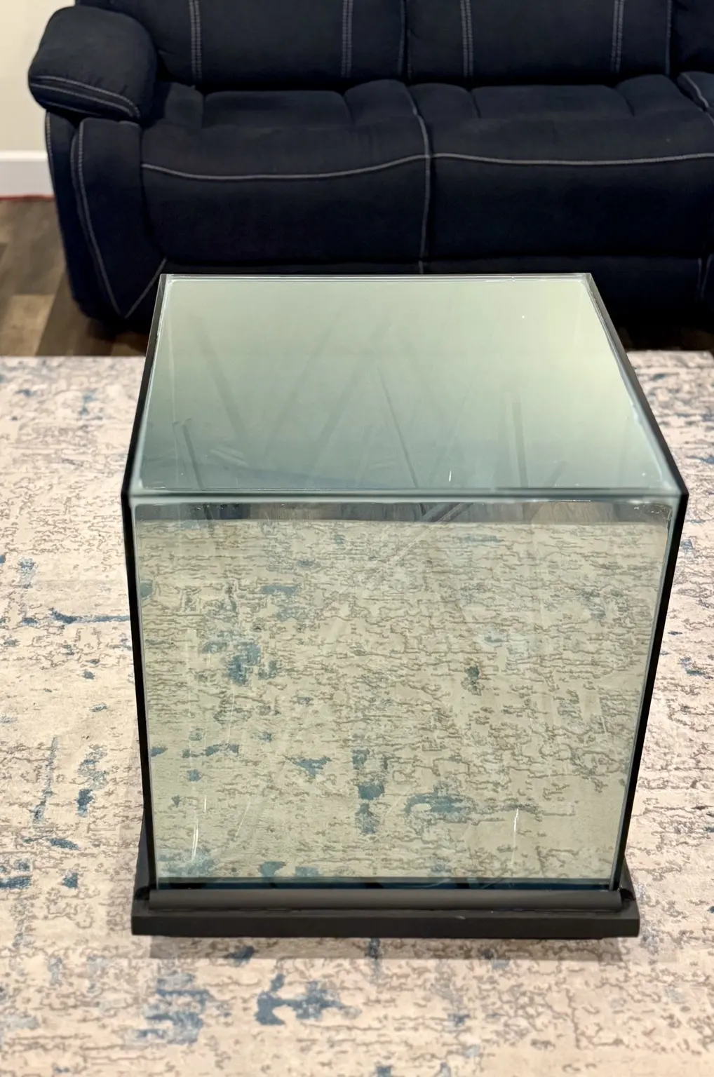 Square MaxLumire table shown with the lighting off